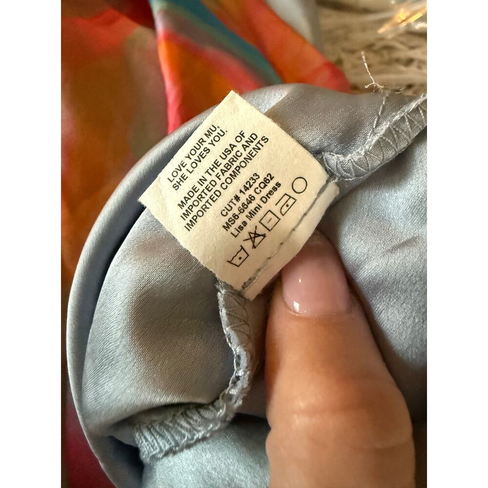 $158 Lisa Mini Dress in Colorful Canvas
Show Me Your Mumu Medium Or Small - Picture 5 of 6